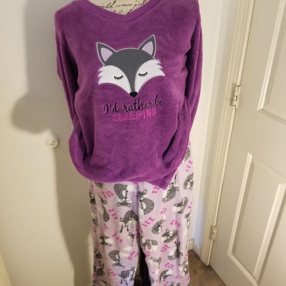 Girls' Fuzzy Wolf Pajamas Set - Picture 3 of 4